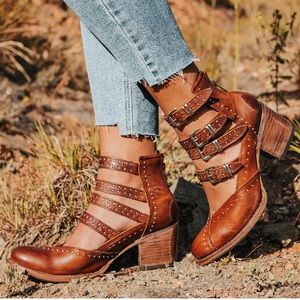 Freebird by Steven “FELICITY” boots. Brand new without box. Never worn. Size 8